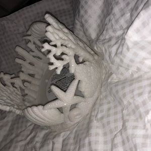 BNWT- Coral glitter 3wick candle holder